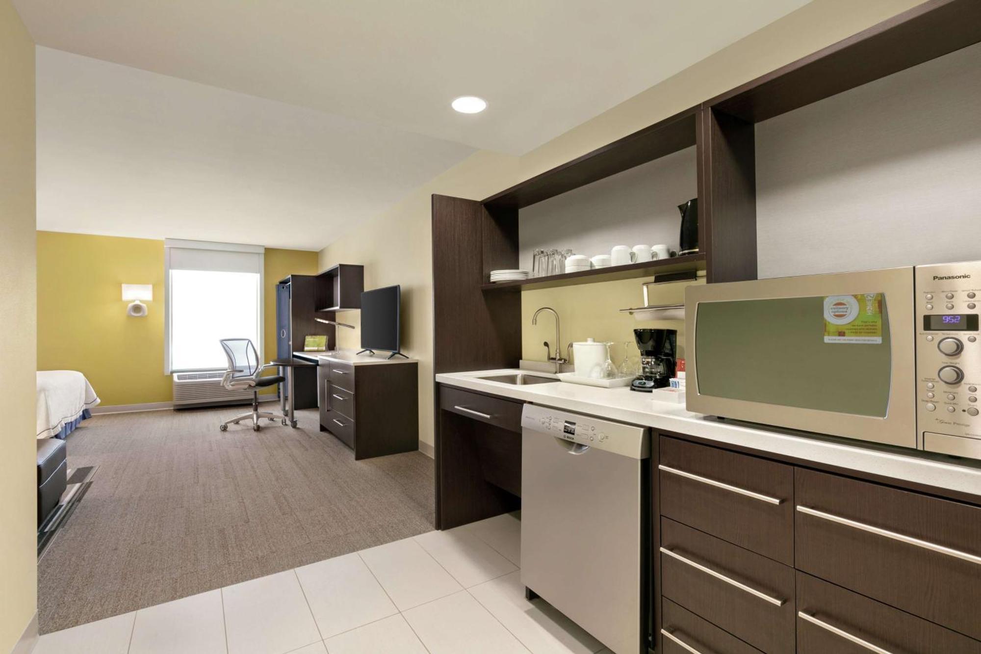 Home2 Suites By Hilton Fort St. John Экстерьер фото